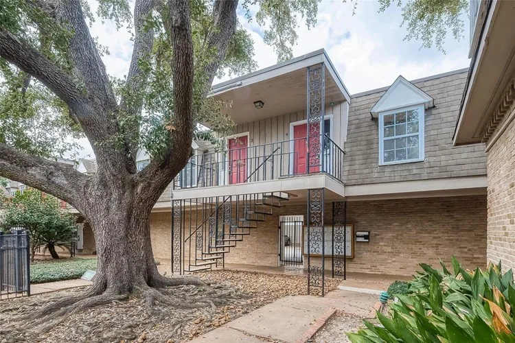 2601 Marilee Ln