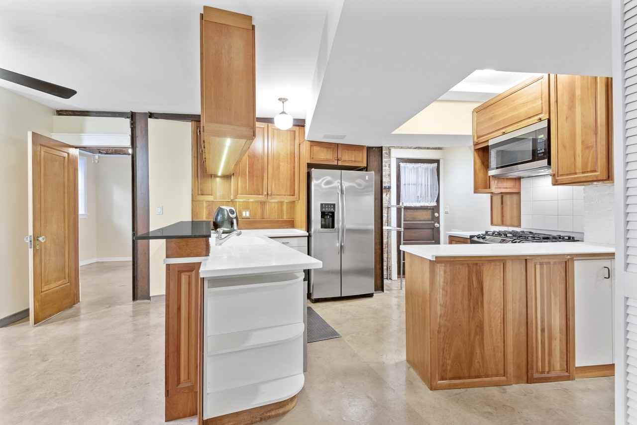 2749 N Hampden Court, Chicago, IL 60614, USA