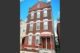 251 W 25th Pl