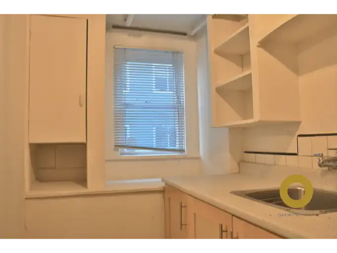 Cozy 1 Bed 1 Bath in Fairview Area