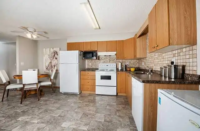 Emerald Manor Apartments Grande Prairie