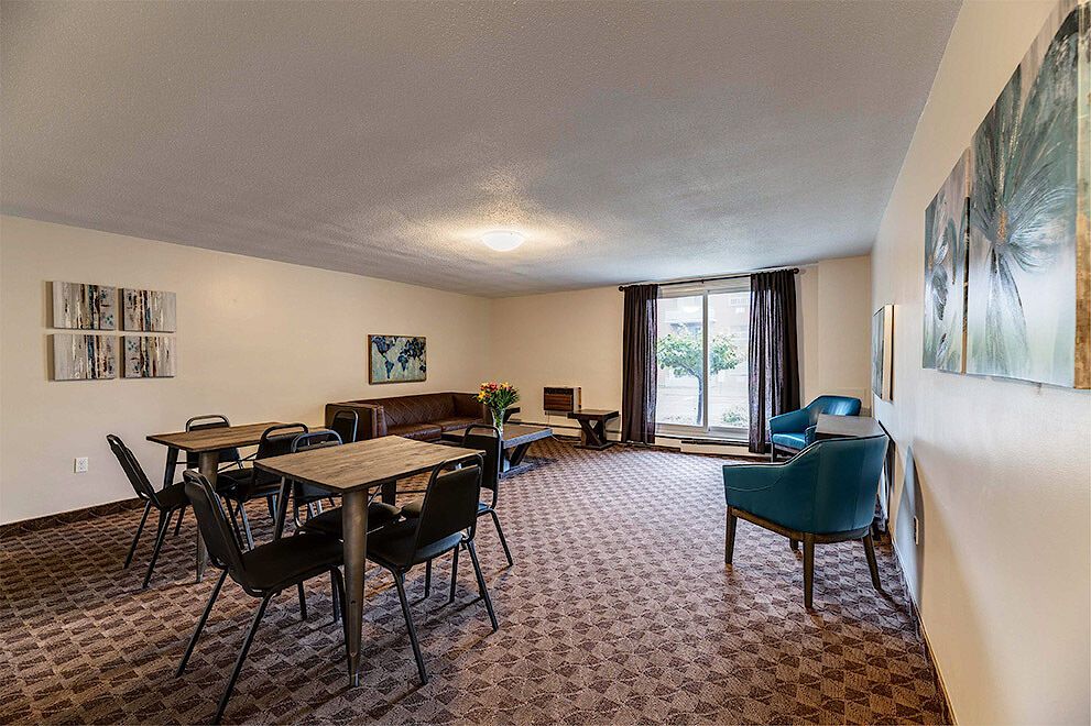 Willowdale Apartments