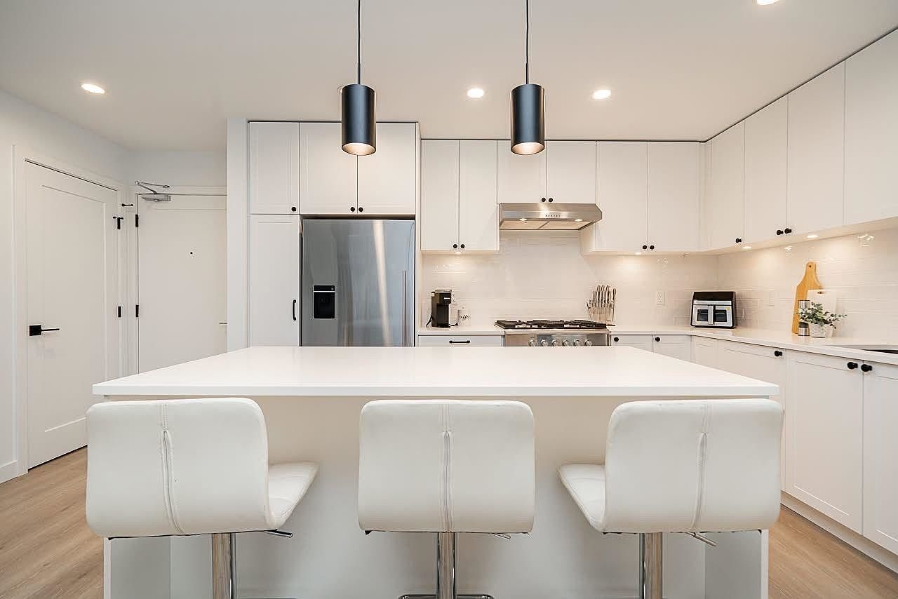 2425 166th St #201, Surrey, BC V3Z 0C4 | Zillow