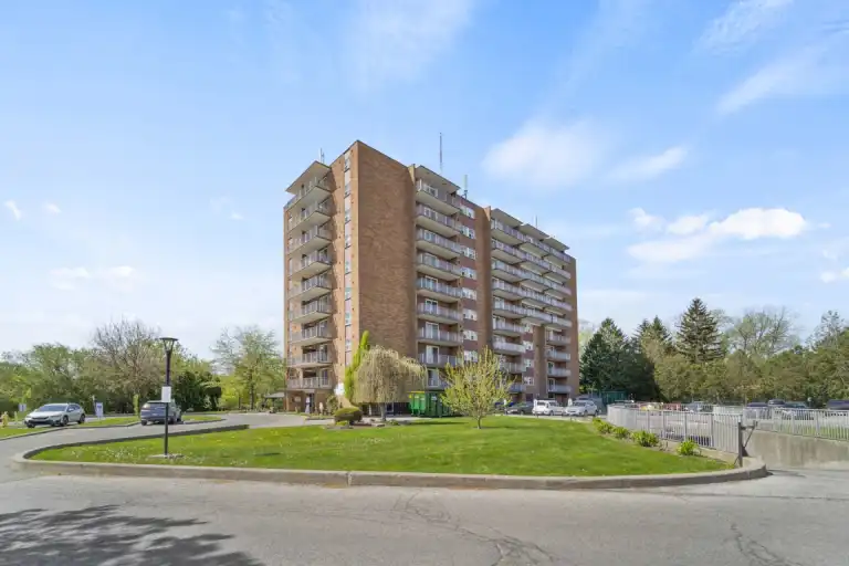 Thames Park Tower Apartments
