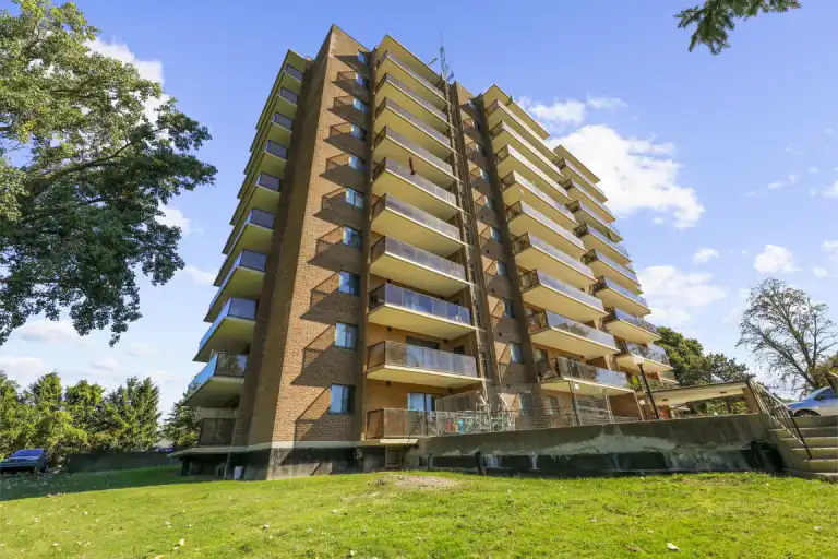 Regal Tower Apartments - Chatham