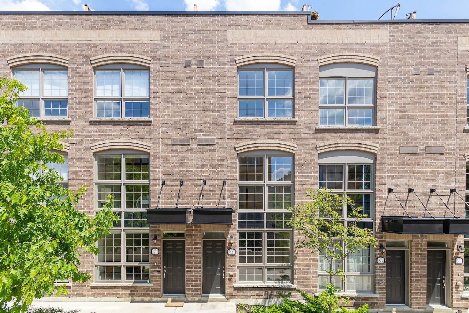 Beautiful Townhouse Available for Rent