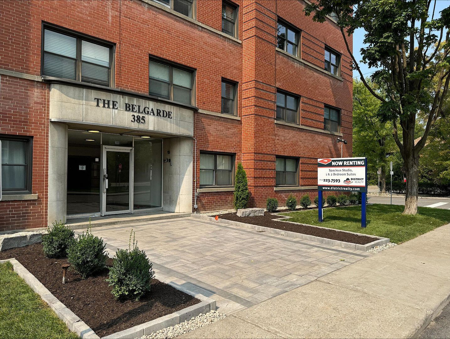 Minutes to Downtown Ottawa and uOttawa!