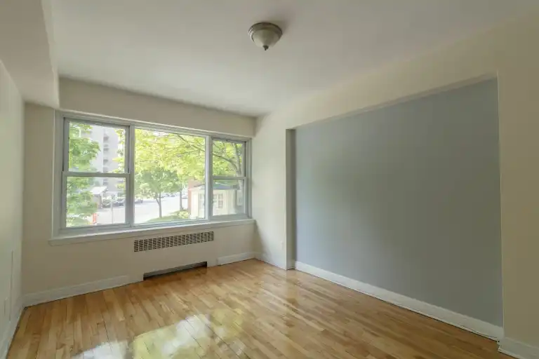 10 Rosemount Avenue