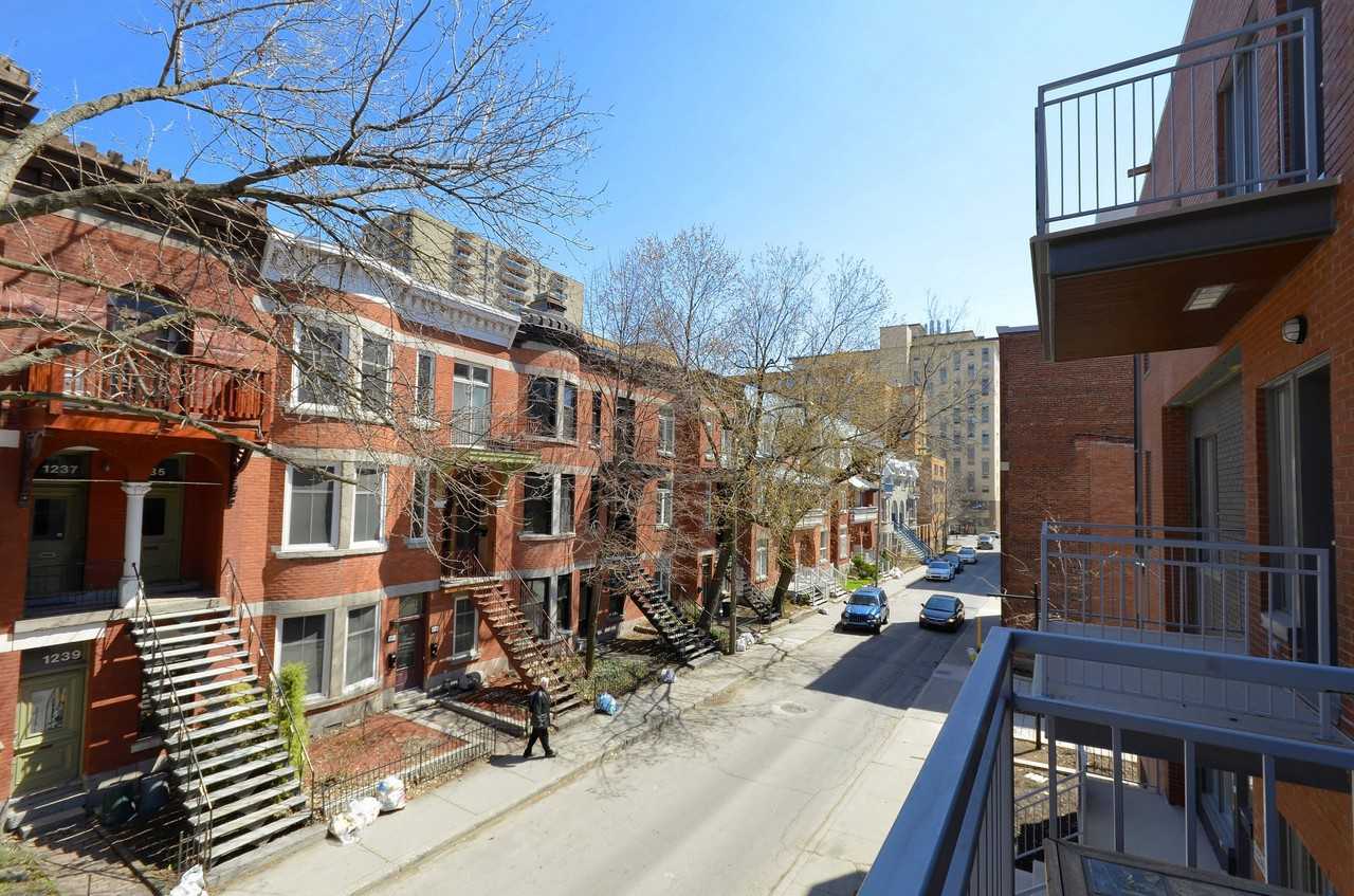 201 Rue Charlotte, Montréal, QC H2X 4E2, CA