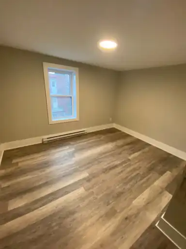 2421 De Maisonneuve East
