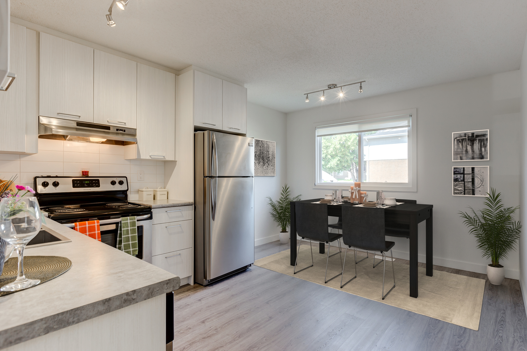 Radisson Village III - 40 Radcliffe Cres SE, Calgary, AB