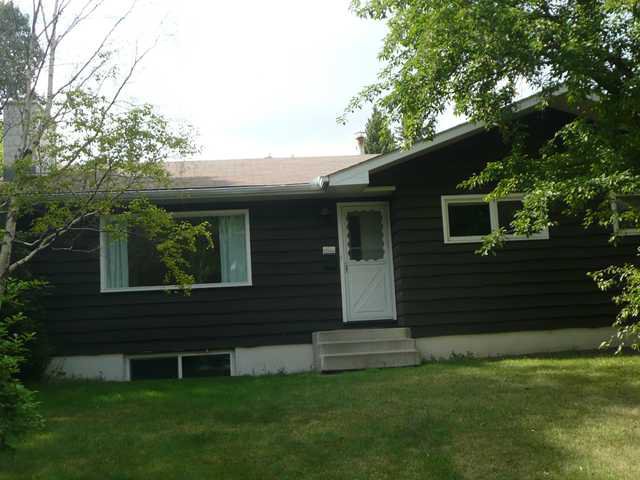 Brisebois Drive Northwest, Calgary, AB - Main Floor for rent
