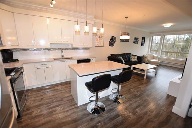 19228 64 Avenue, Surrey, BC - Condo for rent