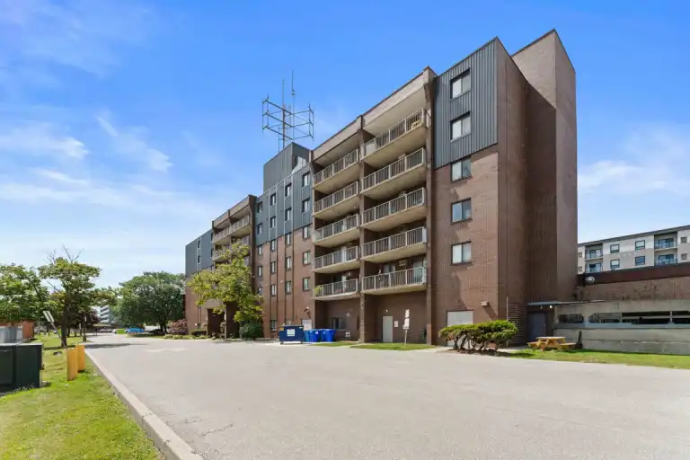 Place Tecumseh Apartments