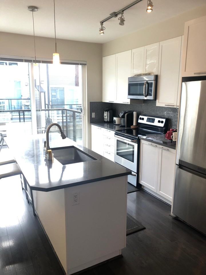 2228 162 St, Surrey, BC V3Z 6P4, CAN