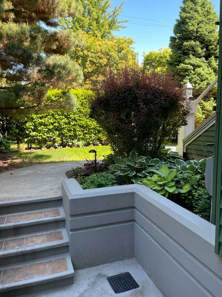 352 West 14th Avenue, Vancouver, BC V5Y 1X4, CA