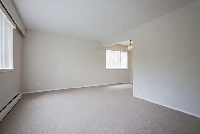 Royal Ridge Apartments