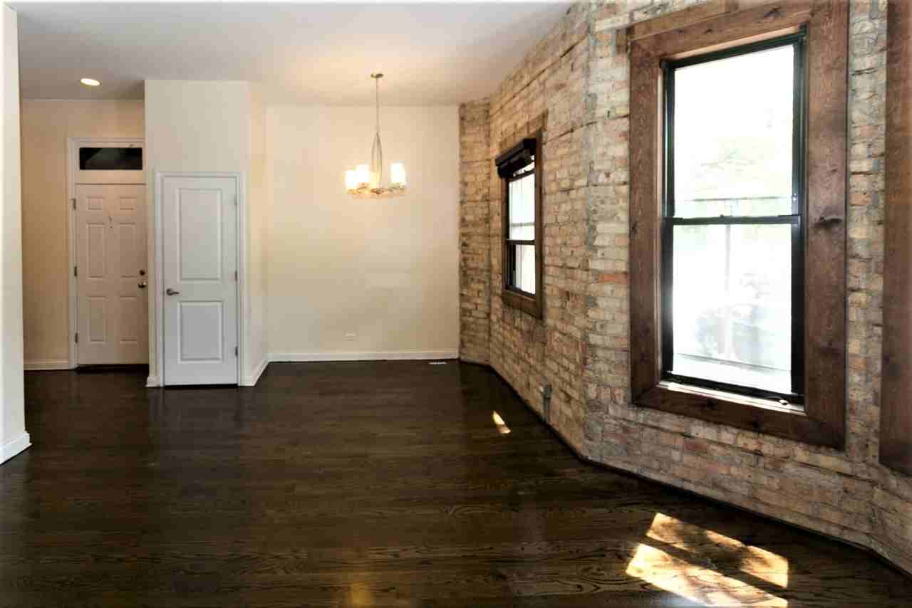 1758 W Montrose Ave, Chicago, IL 60613, USA