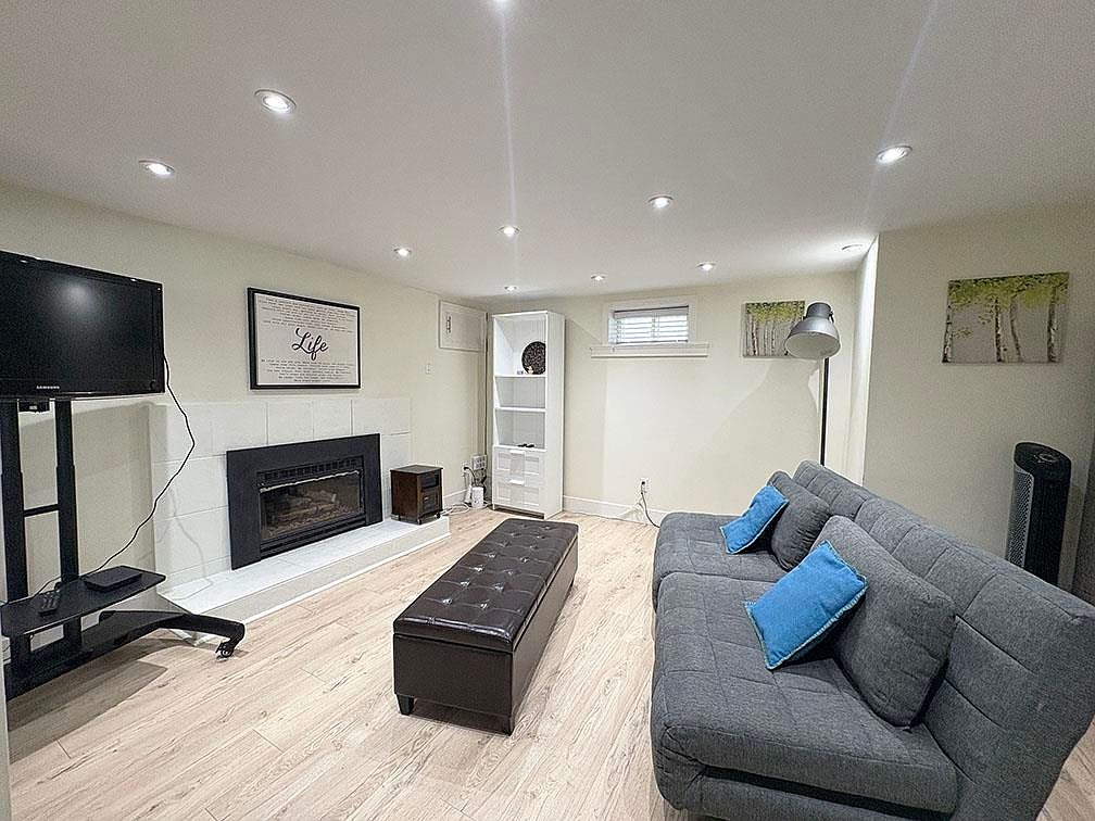 13220 16th Ave, Surrey, BC V4A 1P3 | Zillow