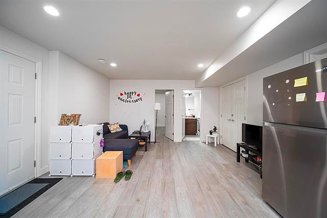 2587 163a St, Surrey, BC V3Z 6X7 | Zillow