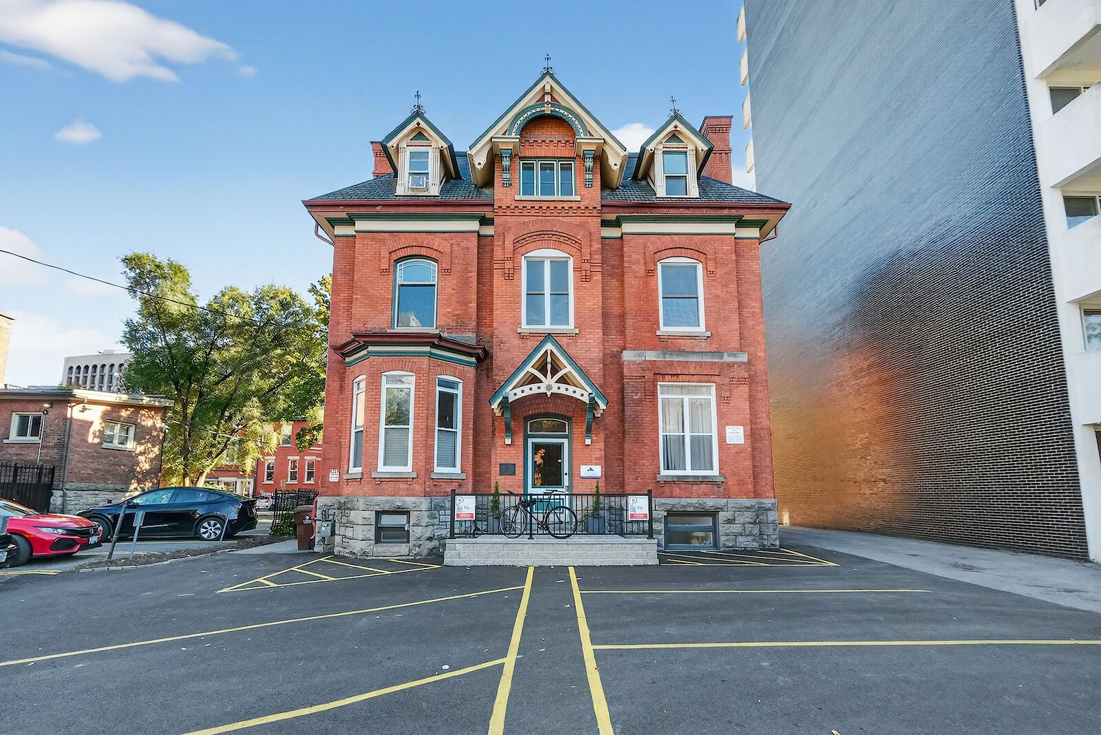 Unit 3-260 Somerset Street West - Available from July 1st 2026