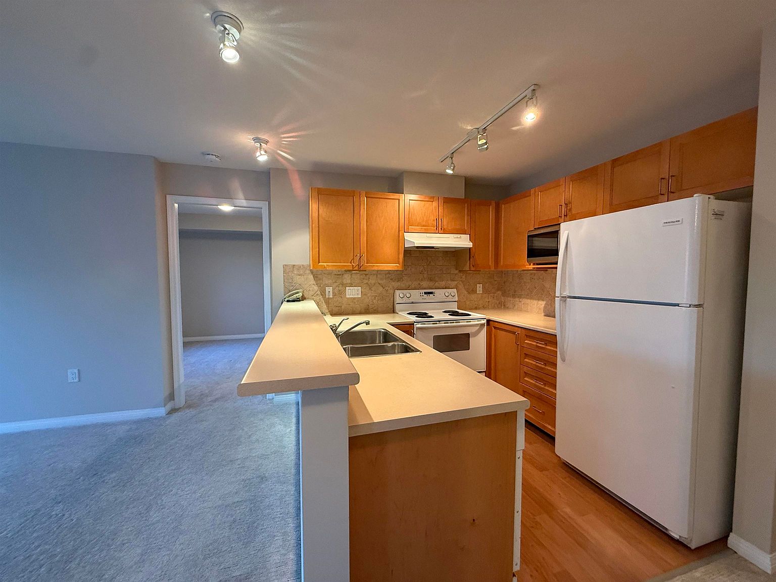 15188 22nd Ave, Surrey, BC V4A 9T4 | Zillow
