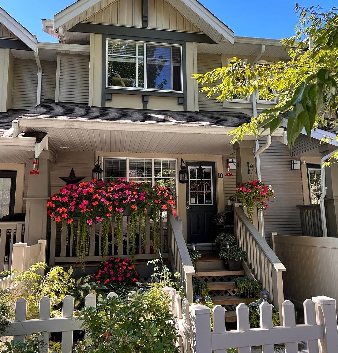 6651 203rd St #10, Langley, BC V2Y 2Z2 | MLS #R3084287 | Zillow
