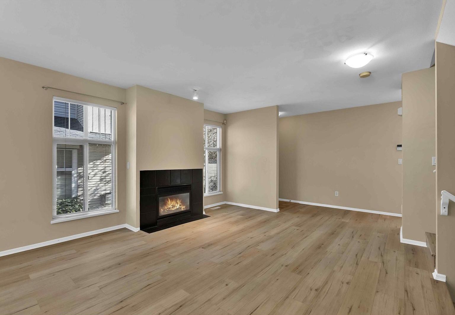 6747 137th St, Surrey, BC V3W 9C4 | Zillow