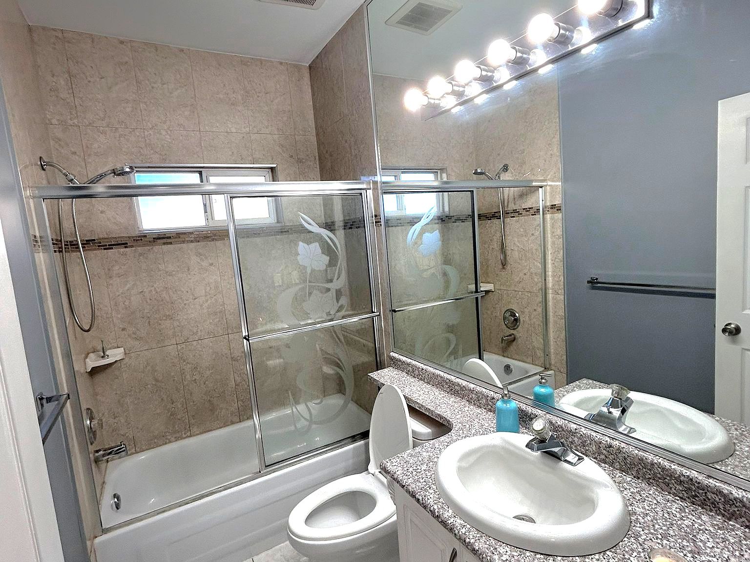 5853 123a St, Surrey, BC V3X 1Y3 | Zillow