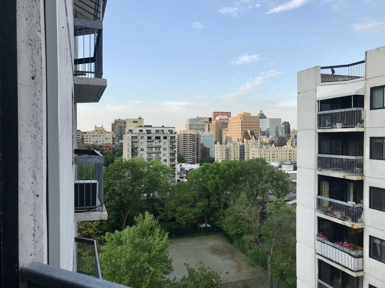 3480 Rue Simpson, Montréal QC H3G 2N7, CAN