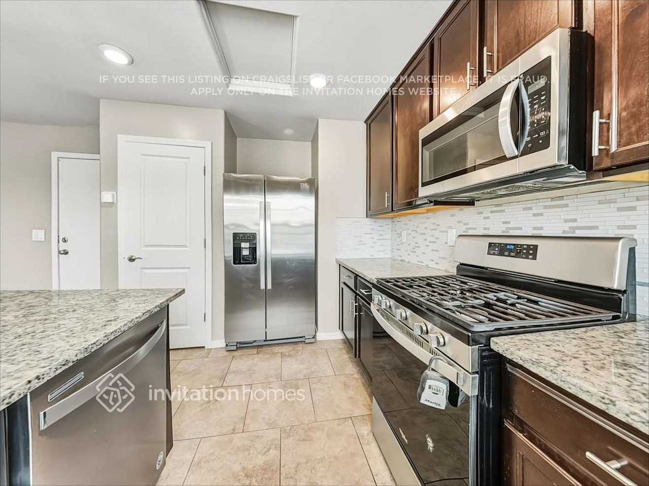 8015 W Agora Ln, Phoenix, AZ 85043, USA