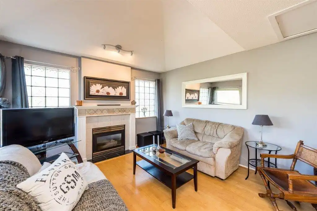 Glenwood Port Coquitlam Apartment for Rent on Grant Avenue - Spacious 2 Bedroom, 2 Bathroom plus Fireplace and Balcony