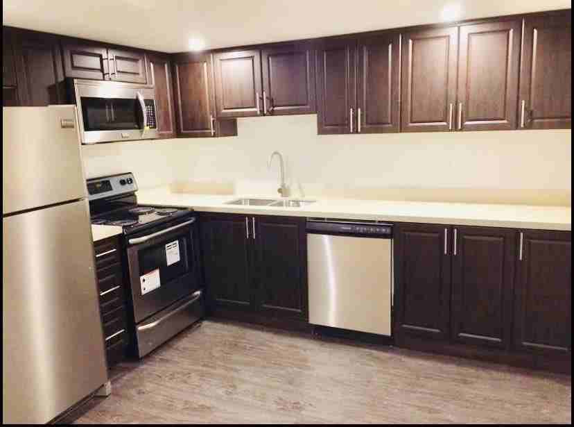 136 East 42nd Street, Hamilton, ON L8T 3A3, CA