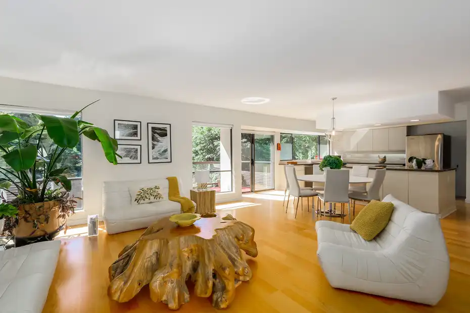 Maple Ridge Vancouver Unfurnished House Rental - Amazing 4 Bedroom 3 Bathroom House with 5 Balconies and Private Pool