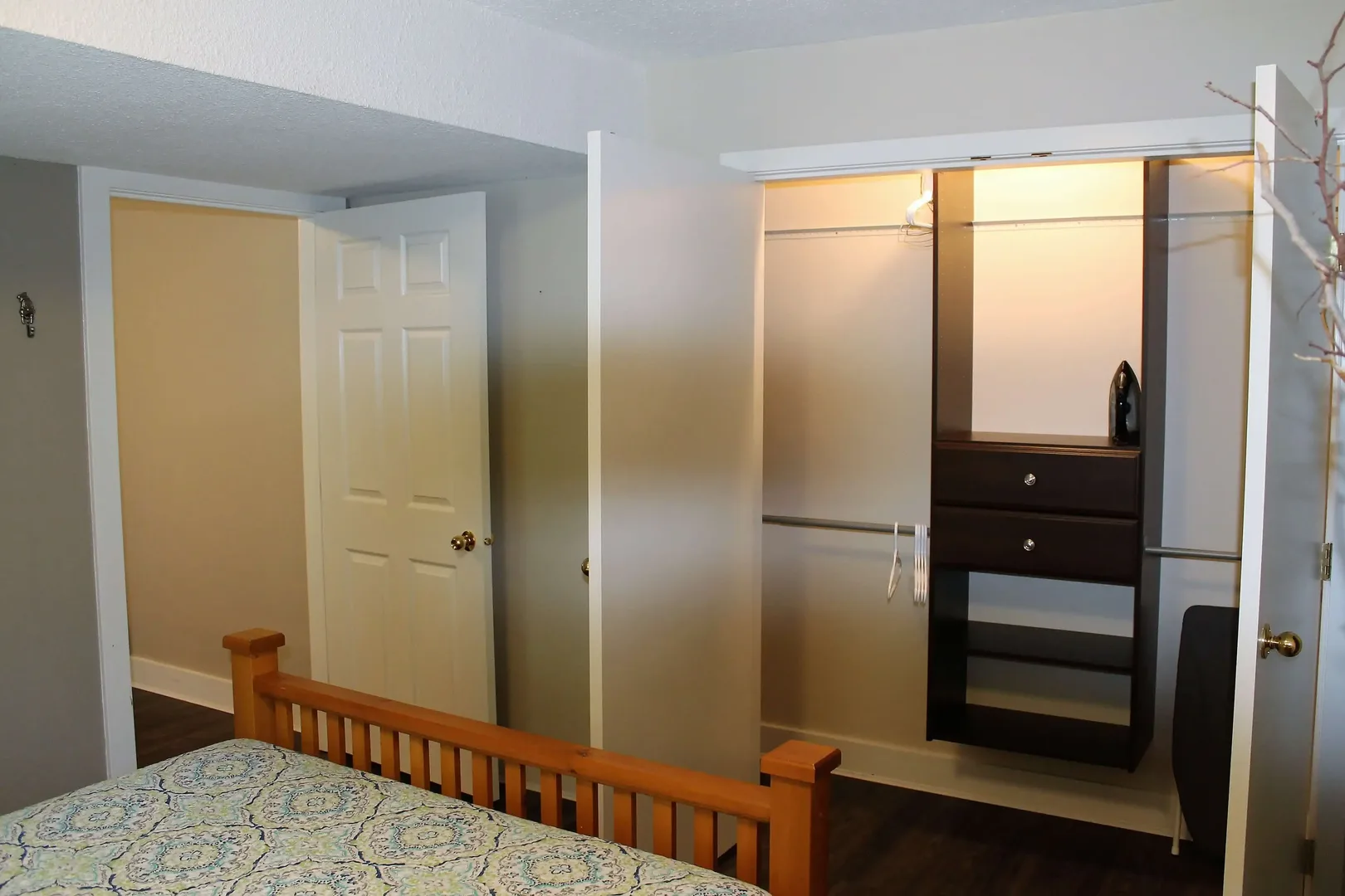 Canyon Heights North Vancouver Furnished House Rental at Mapleridge Drive - Spacious 1 Bedroom, 1 Bathroom Garden Suite with Private Entrance and In-suite Laundry