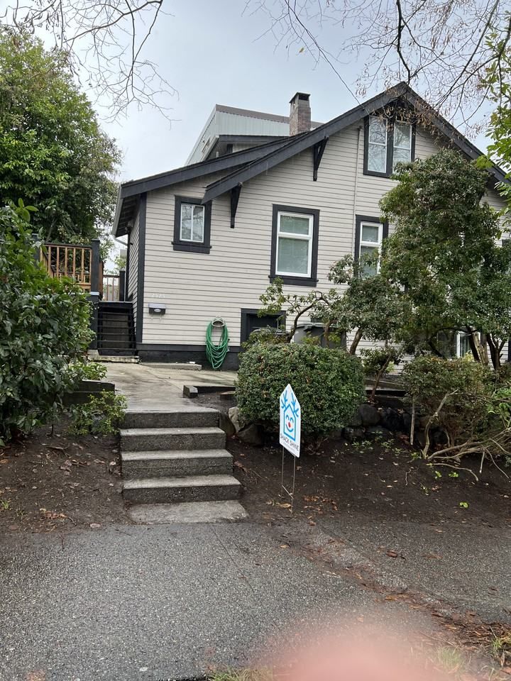2525 Trafalgar Street, Vancouver, BC V6K 3T4, CA