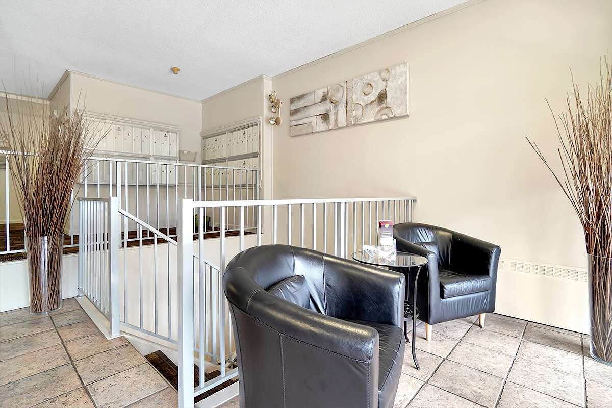 Holly Tree Apartments