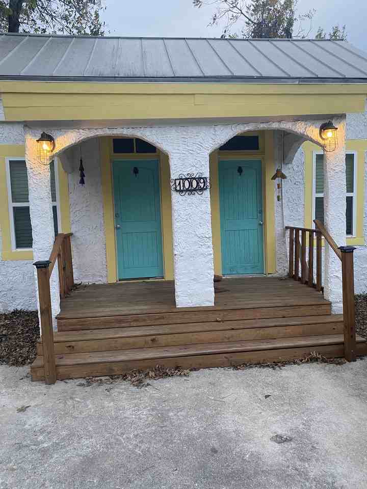 1009 Gillespie St, San Antonio, TX 78212, USA
