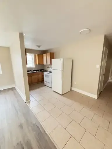 515 London-1 Bdrm Plus Den