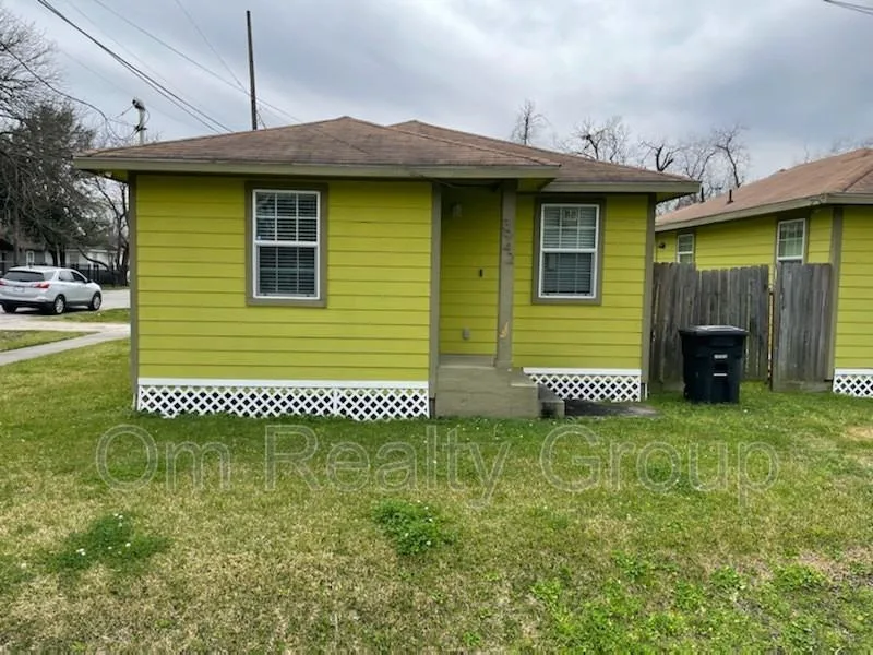 3942 King St, Houston, TX 77026, USA
