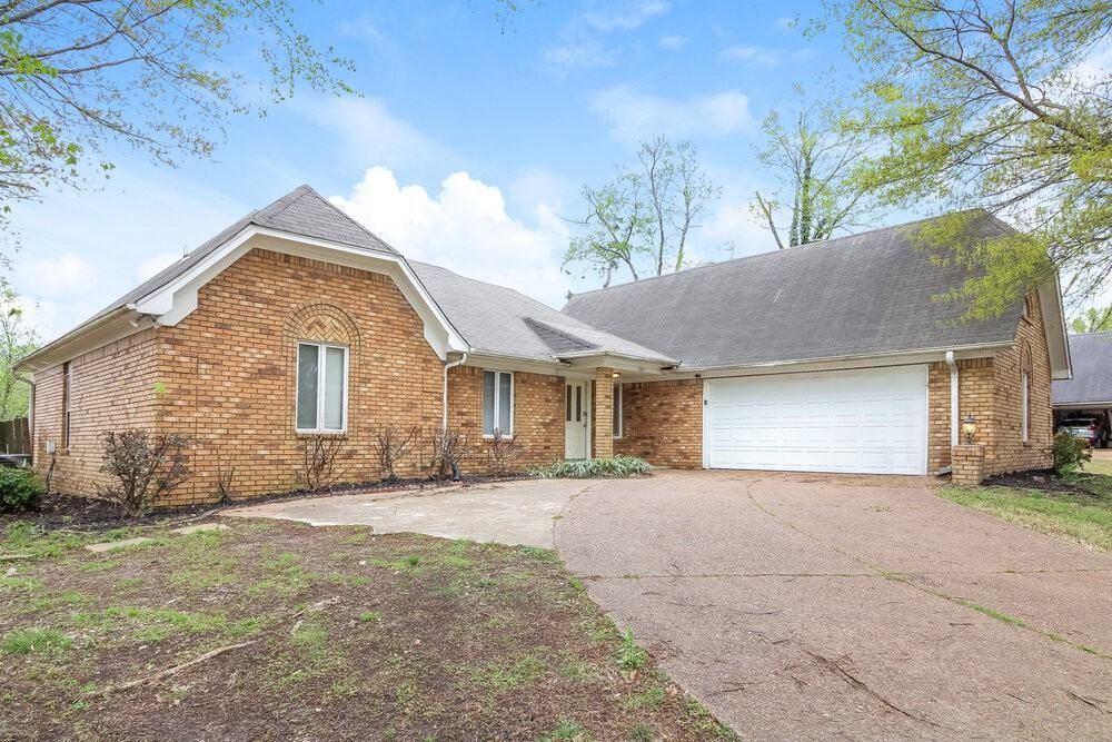1104 Fox Trace Cove, Cordova, TN 38018, USA