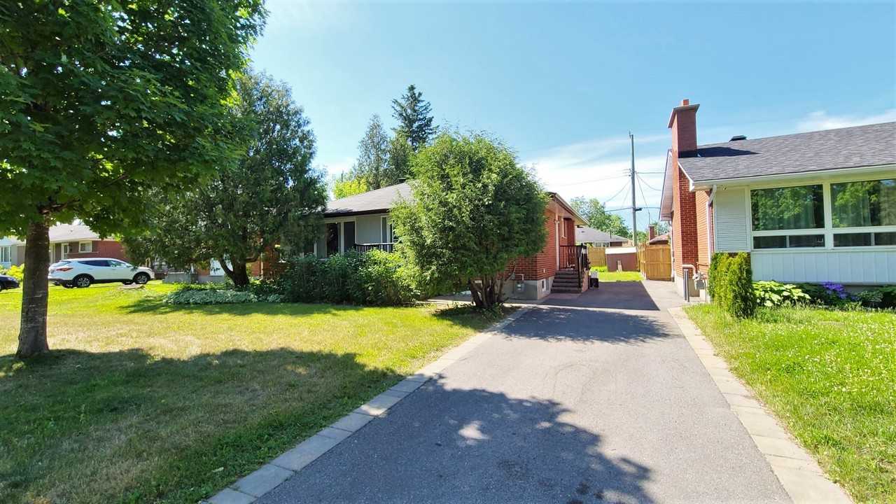 1308 Rustic Dr, Ottawa, ON K2C 2Y1, CAN