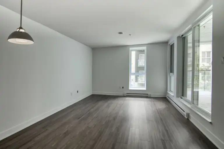 9675 Papineau