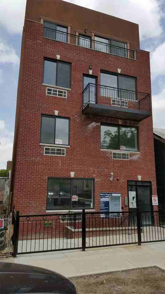 891 Herkimer St
