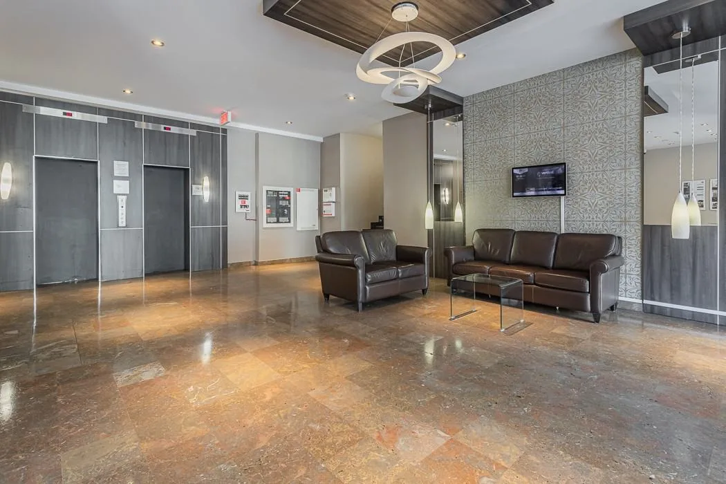 3210-3250 Forest Hill