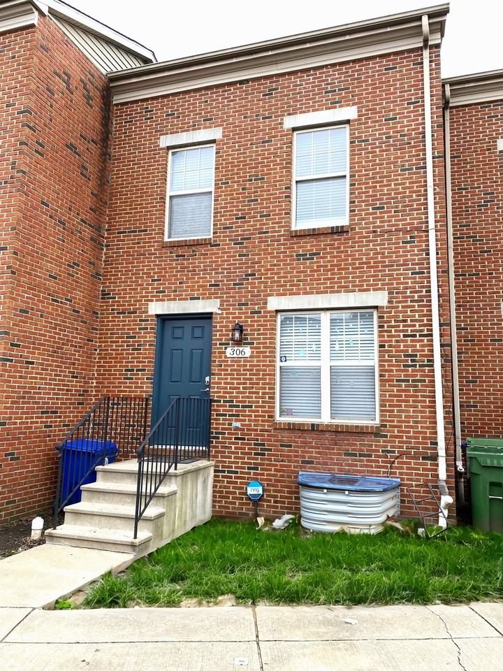 306 N Fremont Avenue