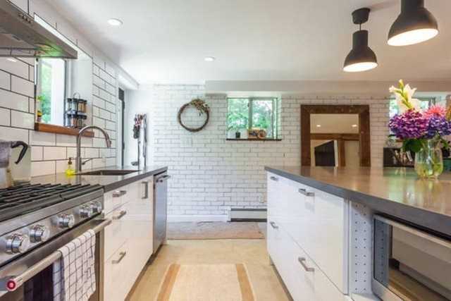 1503 W 26th Ave, Vancouver BC V6J 2W9, CAN