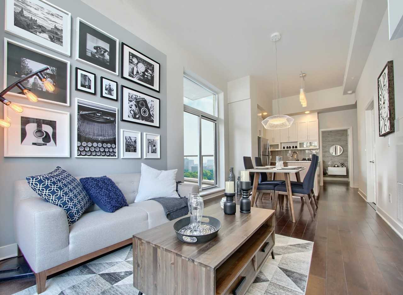 460 St-Laurent by Brigil