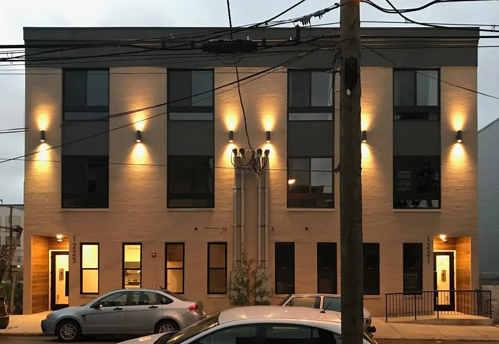 1221 N 27th