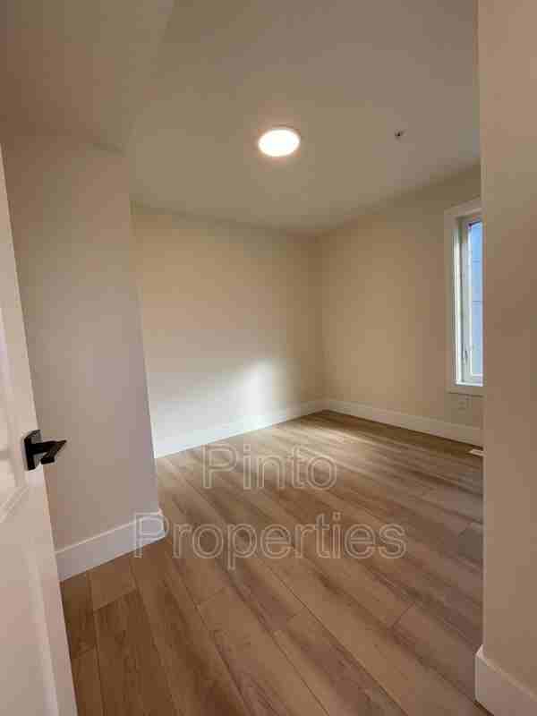 8715 110 St Nw, Edmonton, AB T6G None, CAN